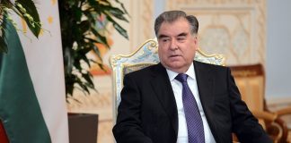 САҲМИ АСОСГУЗОРИ СУЛҲУ ВАҲДАТИ МИЛЛӢ – ПЕШВОИ МИЛЛАТ, ПРЕЗИДЕНТИ ҶУМҲУРИИ ТОҶИКИСТОН, МУҲТАРАМ ЭМОМАЛӢ РАҲМОН ДАР РУШДИ НИЗОМИ МОЛИЯВИЮ БОНКИИ КИШВАР ДАР 31-СОЛИ ИСТИҚЛОЛИЯТИ ДАВЛАТӢ